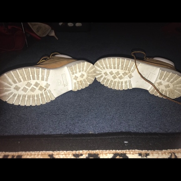 Special edition White Trim Timberland Boots - Picture 4 of 5